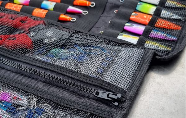 JOKER XL Jig Roll, the rubberized mesh pockets with resin YKK zippers are perfect for your accessories